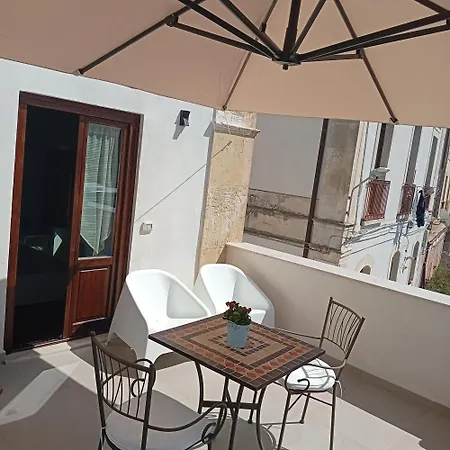 Borgo Sant' Antonio14 *