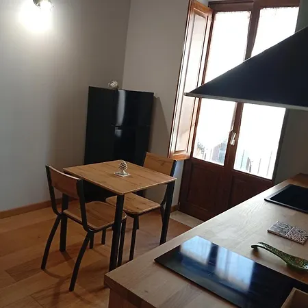 Borgo Sant' Antonio14 *