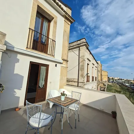 Borgo Sant' Antonio14 *